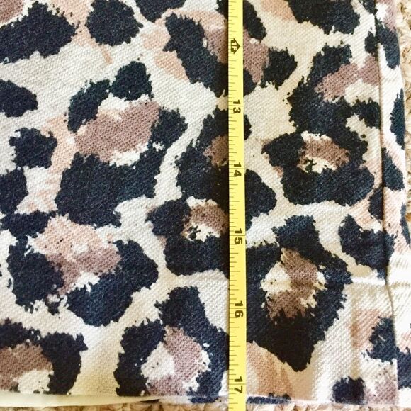 Cute skirt by Ann Taylor Loft size 12 - Picture 2 of 5